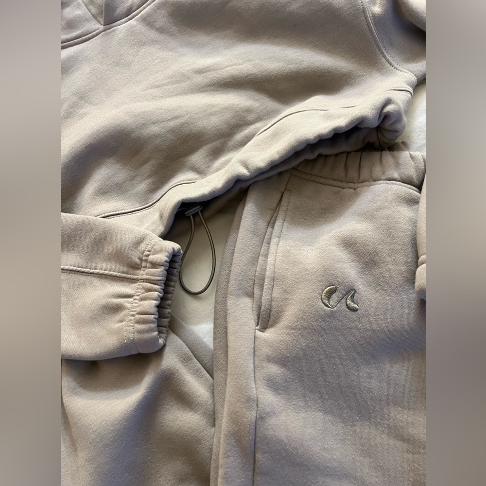 Undressed Official Cropped Set - image 4